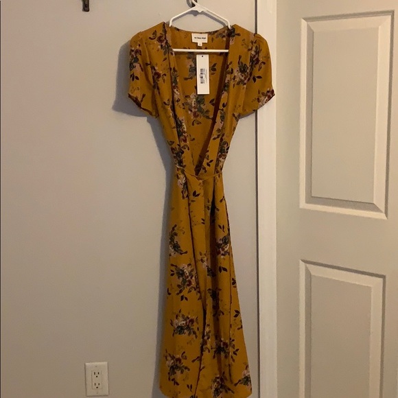Dresses & Skirts - Piper and scoot floral wrap dress